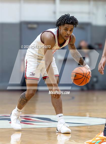 Thumbnail 2 in Long Island Lutheran vs Oak Hill Academy ( Bob McKillop Invitational ) photogallery.