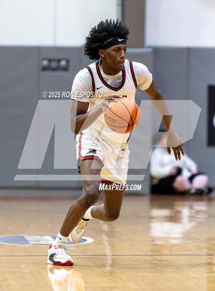 Thumbnail 2 in Long Island Lutheran vs Oak Hill Academy ( Bob McKillop Invitational ) photogallery.