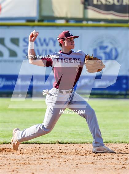 Thumbnail 3 in Pine Bush vs. Kingston (Section 9 Class AA Final) photogallery.