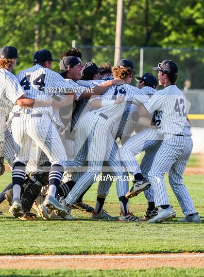 Thumbnail 2 in Pine Bush vs. Kingston (Section 9 Class AA Final) photogallery.