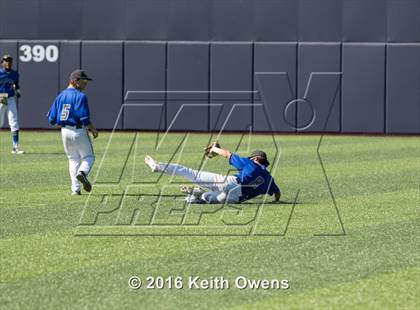 Thumbnail 3 in Hebron vs. Keller (UIL 6A Quarterfinal) photogallery.