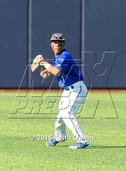 Thumbnail 2 in Hebron vs. Keller (UIL 6A Quarterfinal) photogallery.