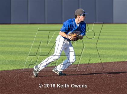 Thumbnail 2 in Hebron vs. Keller (UIL 6A Quarterfinal) photogallery.