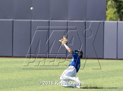 Thumbnail 1 in Hebron vs. Keller (UIL 6A Quarterfinal) photogallery.