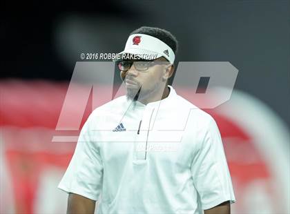 Thumbnail 3 in Van vs. Kennedale (UIL 4A Regional Final) photogallery.