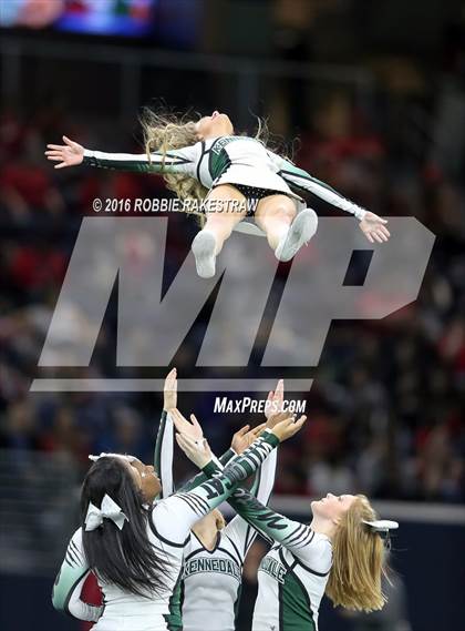 Thumbnail 1 in Van vs. Kennedale (UIL 4A Regional Final) photogallery.