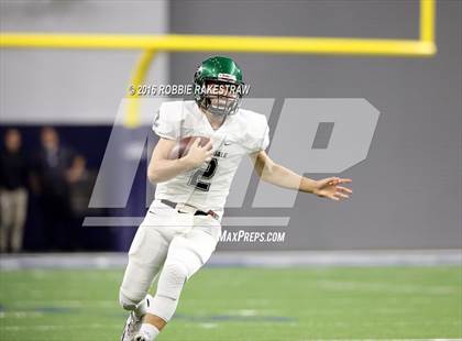 Thumbnail 2 in Van vs. Kennedale (UIL 4A Regional Final) photogallery.