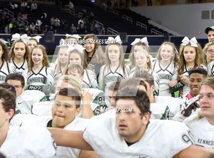 Thumbnail 1 in Van vs. Kennedale (UIL 4A Regional Final) photogallery.