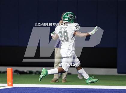 Thumbnail 1 in Van vs. Kennedale (UIL 4A Regional Final) photogallery.
