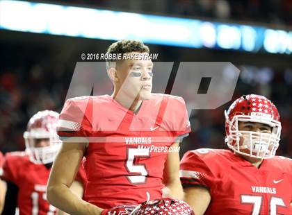 Thumbnail 1 in Van vs. Kennedale (UIL 4A Regional Final) photogallery.