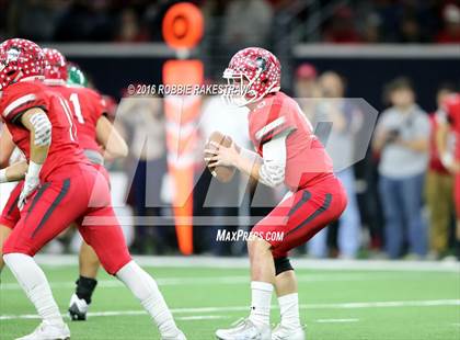 Thumbnail 1 in Van vs. Kennedale (UIL 4A Regional Final) photogallery.