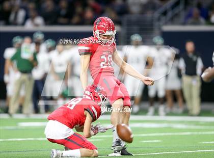 Thumbnail 3 in Van vs. Kennedale (UIL 4A Regional Final) photogallery.