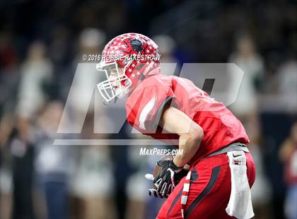 Thumbnail 1 in Van vs. Kennedale (UIL 4A Regional Final) photogallery.