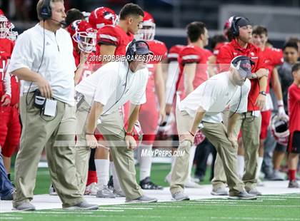 Thumbnail 3 in Van vs. Kennedale (UIL 4A Regional Final) photogallery.