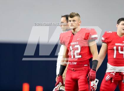 Thumbnail 2 in Van vs. Kennedale (UIL 4A Regional Final) photogallery.