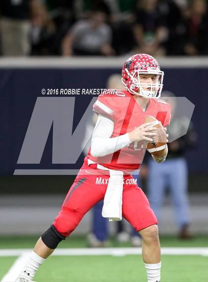 Thumbnail 1 in Van vs. Kennedale (UIL 4A Regional Final) photogallery.