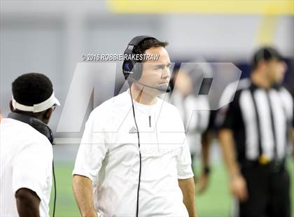 Thumbnail 1 in Van vs. Kennedale (UIL 4A Regional Final) photogallery.