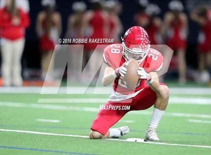 Thumbnail 3 in Van vs. Kennedale (UIL 4A Regional Final) photogallery.