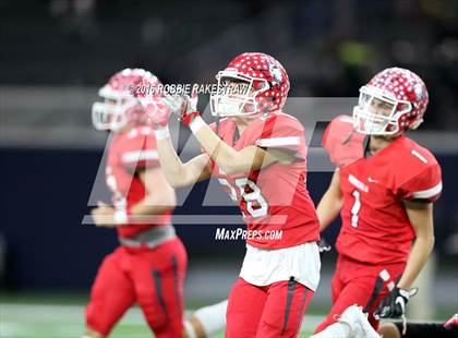Thumbnail 2 in Van vs. Kennedale (UIL 4A Regional Final) photogallery.