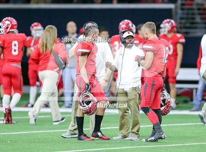 Thumbnail 3 in Van vs. Kennedale (UIL 4A Regional Final) photogallery.