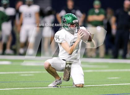 Thumbnail 1 in Van vs. Kennedale (UIL 4A Regional Final) photogallery.