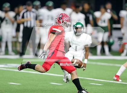 Thumbnail 2 in Van vs. Kennedale (UIL 4A Regional Final) photogallery.