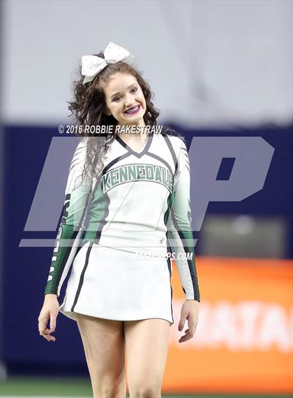 Thumbnail 1 in Van vs. Kennedale (UIL 4A Regional Final) photogallery.