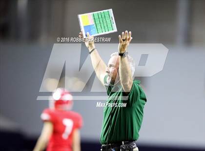 Thumbnail 2 in Van vs. Kennedale (UIL 4A Regional Final) photogallery.