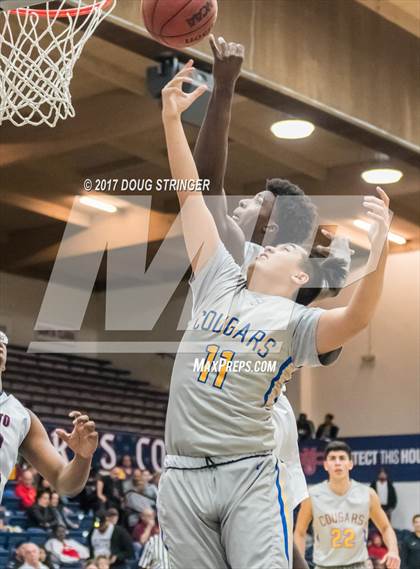 Thumbnail 2 in Modesto Christian vs. Newark Memorial (MLK De La Salle/MaxPreps Classic) photogallery.