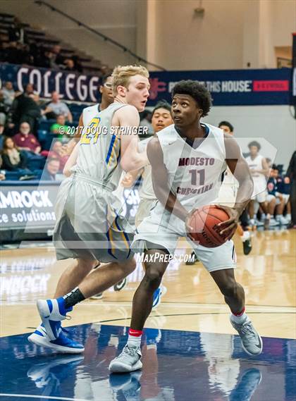 Thumbnail 2 in Modesto Christian vs. Newark Memorial (MLK De La Salle/MaxPreps Classic) photogallery.