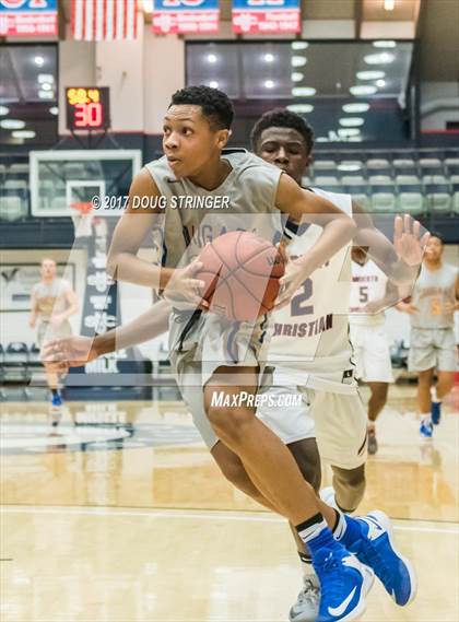 Thumbnail 3 in Modesto Christian vs. Newark Memorial (MLK De La Salle/MaxPreps Classic) photogallery.