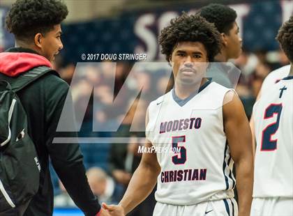 Thumbnail 2 in Modesto Christian vs. Newark Memorial (MLK De La Salle/MaxPreps Classic) photogallery.