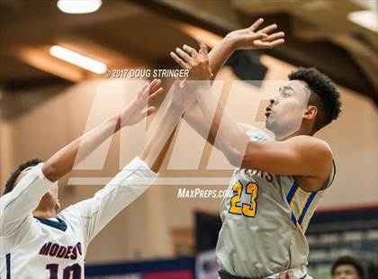 Thumbnail 2 in Modesto Christian vs. Newark Memorial (MLK De La Salle/MaxPreps Classic) photogallery.