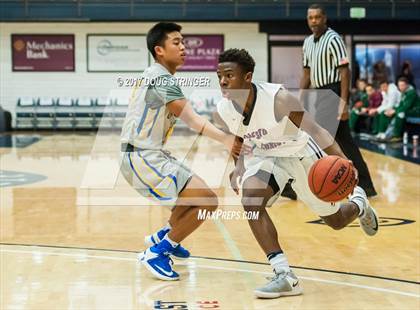 Thumbnail 2 in Modesto Christian vs. Newark Memorial (MLK De La Salle/MaxPreps Classic) photogallery.
