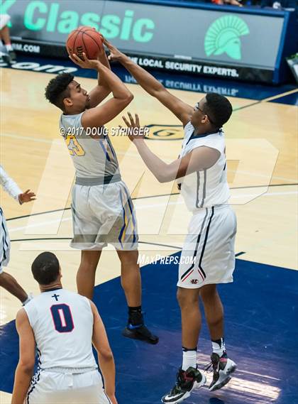 Thumbnail 3 in Modesto Christian vs. Newark Memorial (MLK De La Salle/MaxPreps Classic) photogallery.