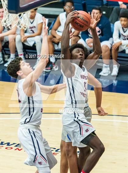 Thumbnail 1 in Modesto Christian vs. Newark Memorial (MLK De La Salle/MaxPreps Classic) photogallery.