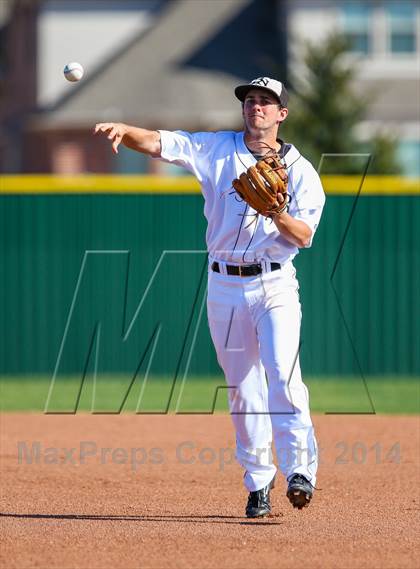 Thumbnail 3 in Byron Nelson vs Denison (North Texas Classic) photogallery.