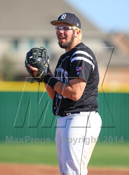 Thumbnail 2 in Byron Nelson vs Denison (North Texas Classic) photogallery.