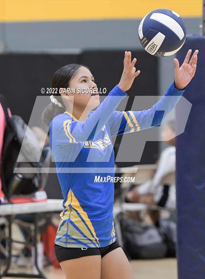 Thumbnail 3 in Fort Thomas vs Benjamin Franklin (Epic Tourneys Volleyball Invite) photogallery.