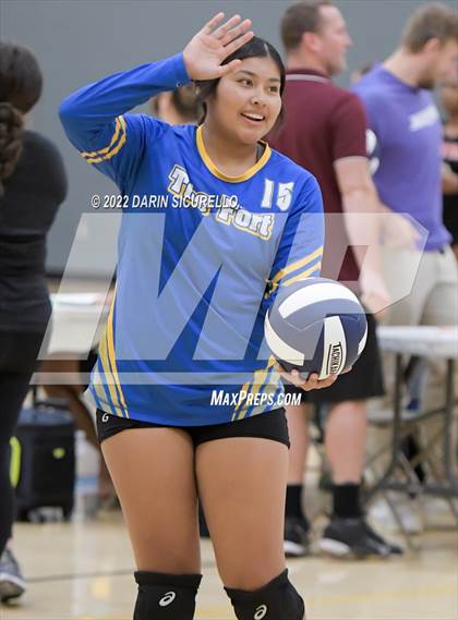 Thumbnail 2 in Fort Thomas vs Benjamin Franklin (Epic Tourneys Volleyball Invite) photogallery.