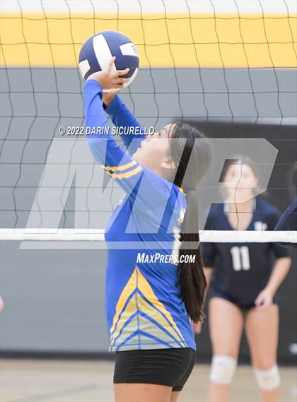 Thumbnail 3 in Fort Thomas vs Benjamin Franklin (Epic Tourneys Volleyball Invite) photogallery.