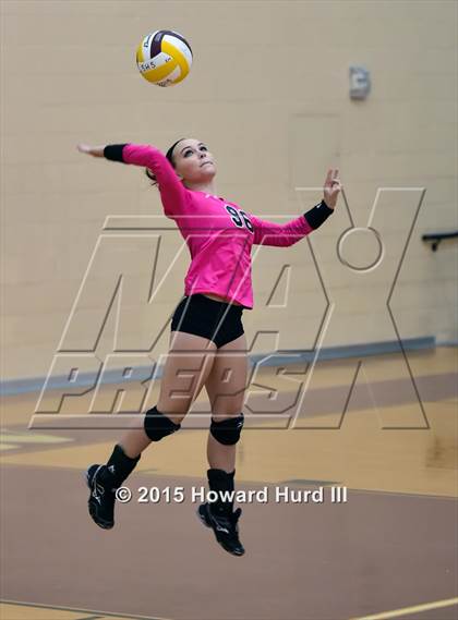 Thumbnail 2 in Cedar Hill vs Saginaw (EMS-ISD Tournament) photogallery.