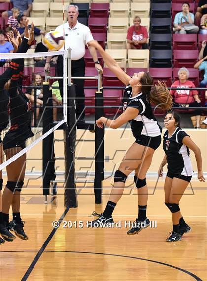 Thumbnail 2 in Cedar Hill vs Saginaw (EMS-ISD Tournament) photogallery.