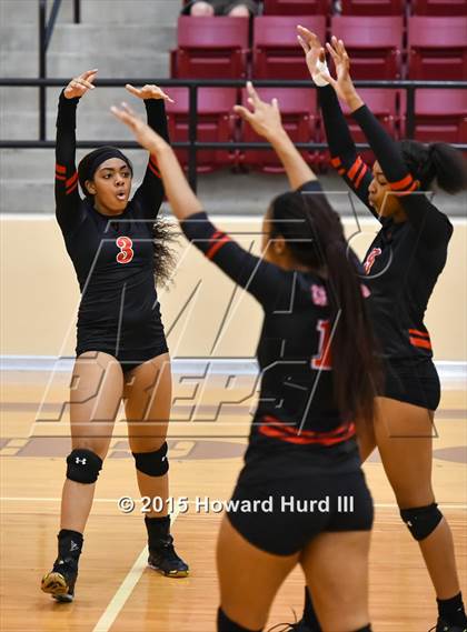 Thumbnail 2 in Cedar Hill vs Saginaw (EMS-ISD Tournament) photogallery.