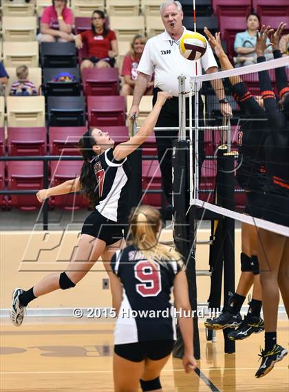 Thumbnail 2 in Cedar Hill vs Saginaw (EMS-ISD Tournament) photogallery.
