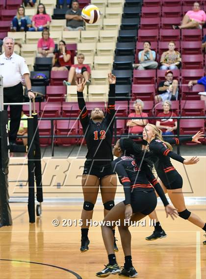 Thumbnail 2 in Cedar Hill vs Saginaw (EMS-ISD Tournament) photogallery.