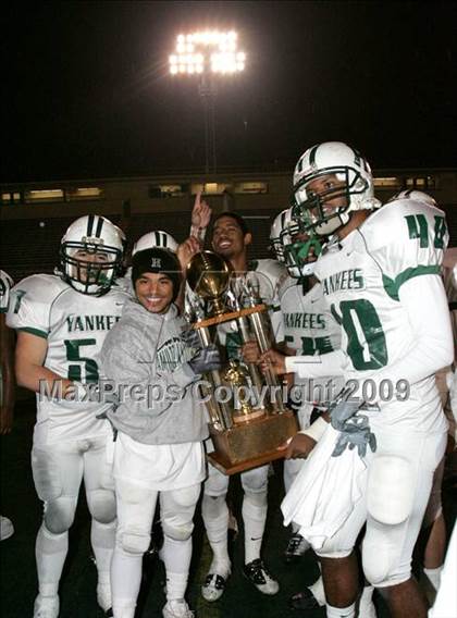 Thumbnail 1 in El Camino Real vs. Hamilton (CIF LA City Section D2 Final) photogallery.