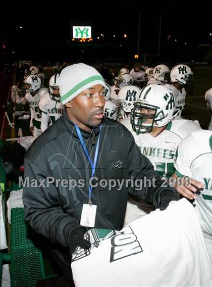 Thumbnail 1 in El Camino Real vs. Hamilton (CIF LA City Section D2 Final) photogallery.