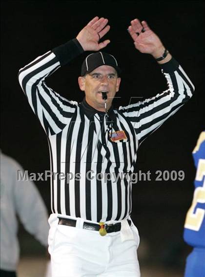 Thumbnail 3 in El Camino Real vs. Hamilton (CIF LA City Section D2 Final) photogallery.