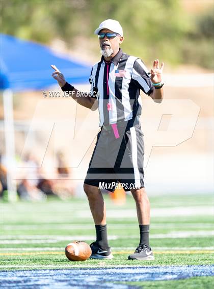 Thumbnail 1 in Ventura vs. Oak Park photogallery.